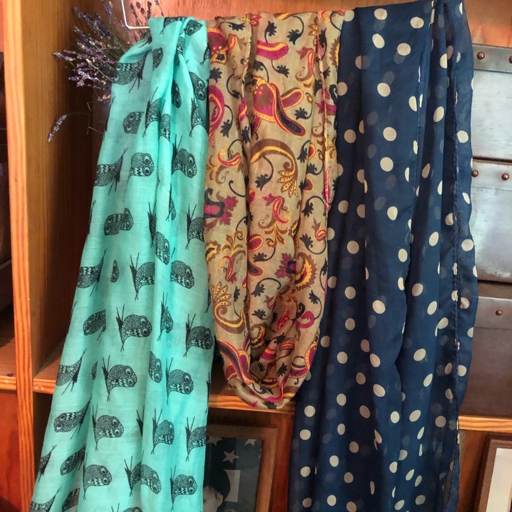 Scarves/wraps